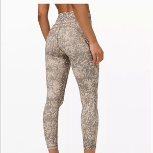 LULULEMON invigorate high rise 25” legging size 8